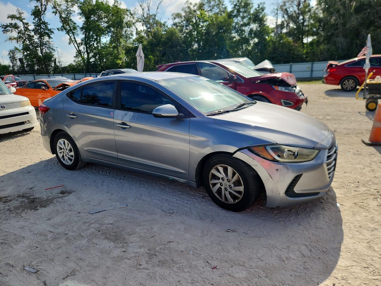 2017 Hyundai Elantra Se - Image 4
