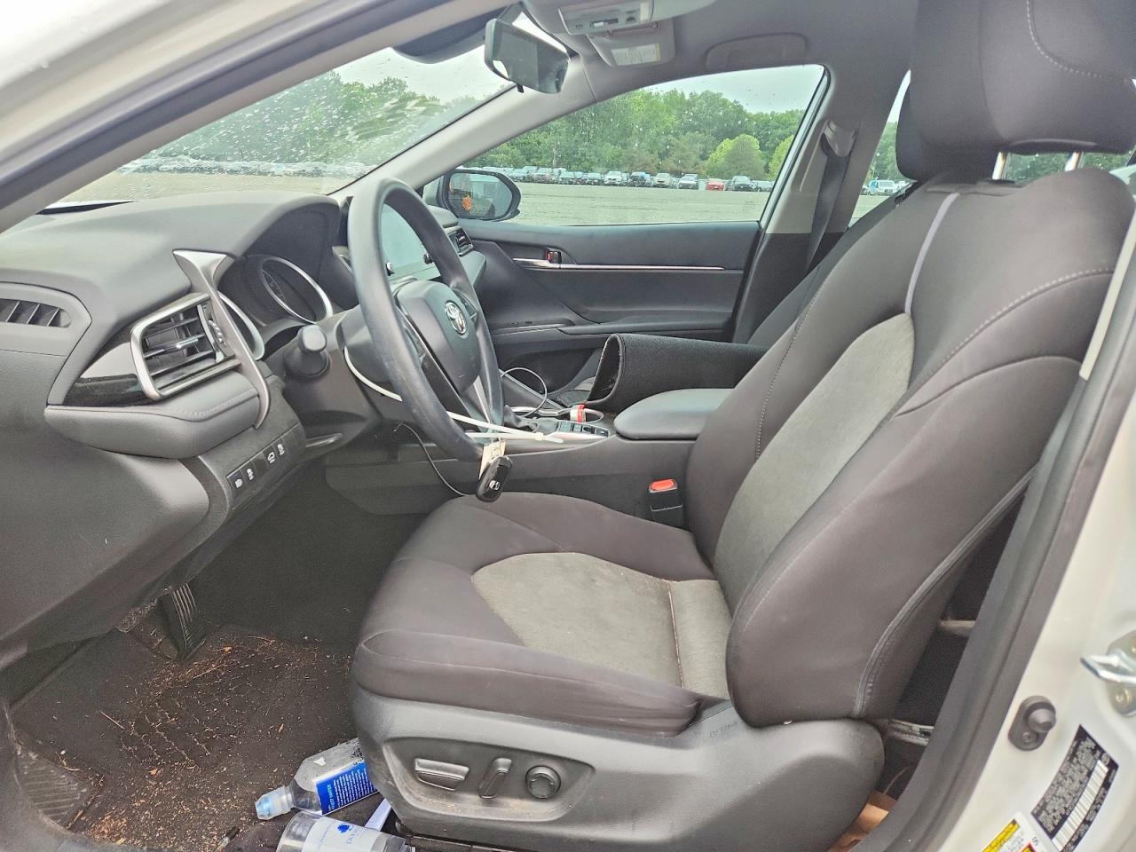 2022 Toyota Camry Le - Image 7