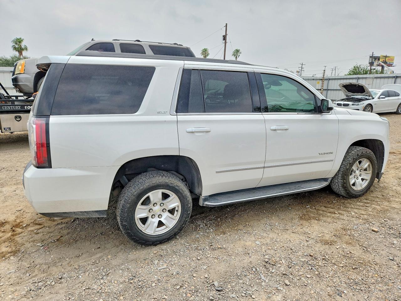2017 GMC Yukon Slt - Image 3