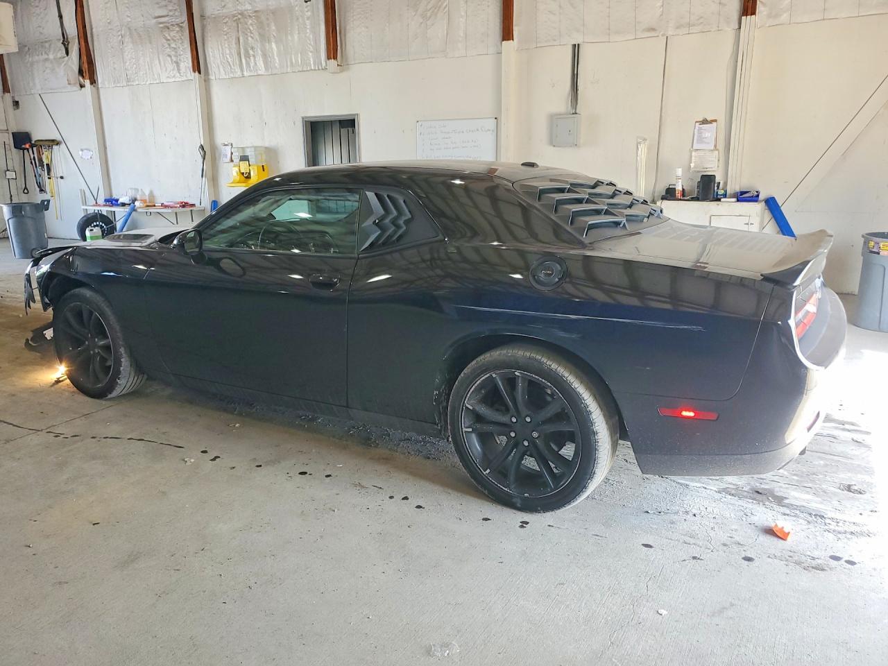2016 Dodge Challenger Sxt - Image 2