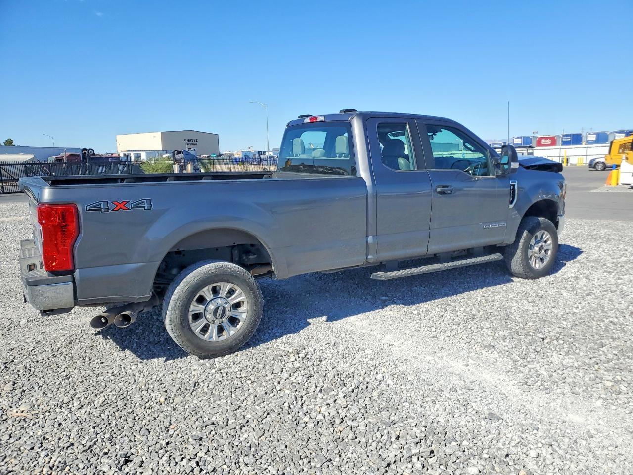 2022 Ford F250 Super Duty - Image 3