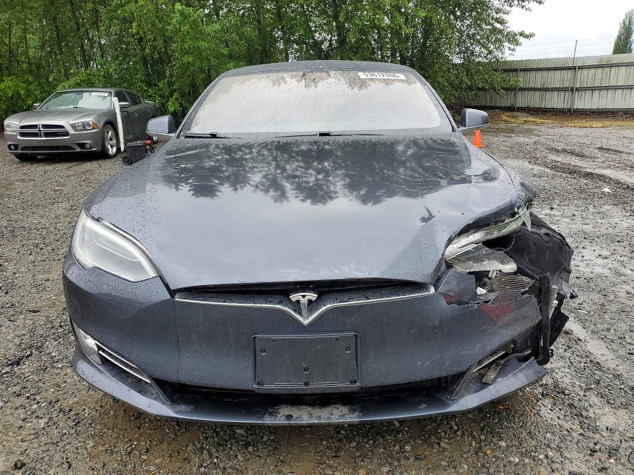 2017 Tesla Model 3 - Фото 5