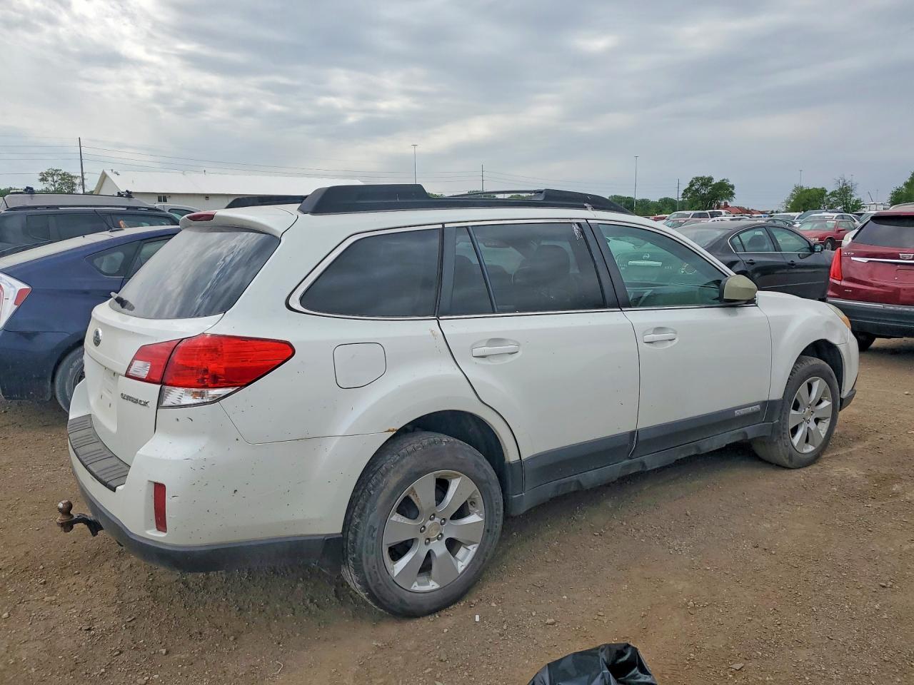 2012 Subaru Outback 2.5I Premium - Image 3