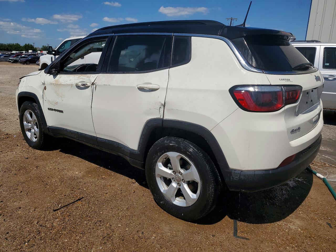 2019 Jeep Compass Latitude - Image 2