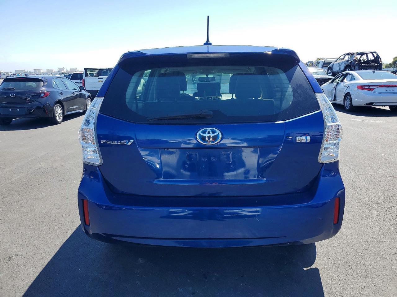 2012 Toyota Prius V Three - Фото 6