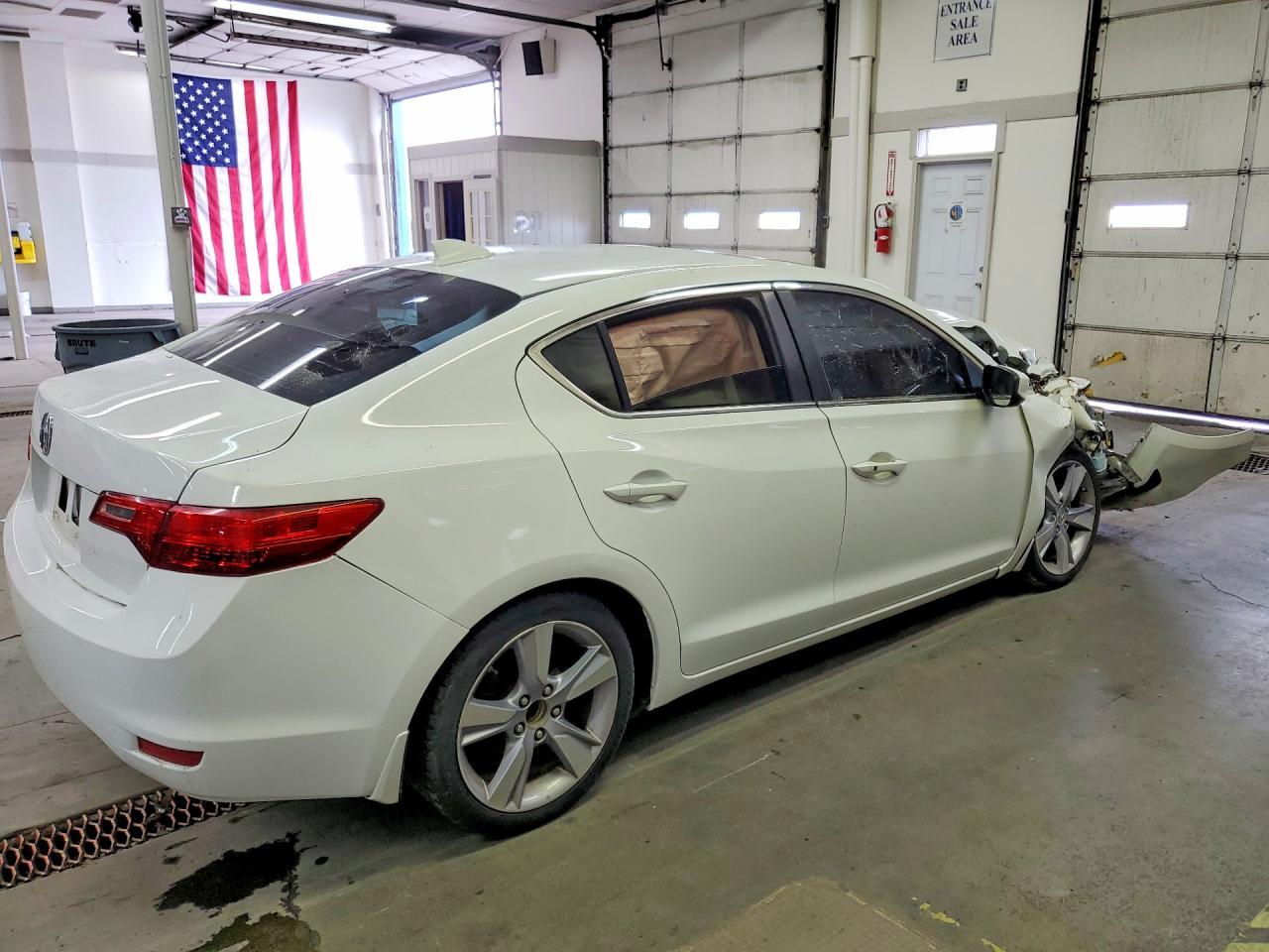 2013 Acura Ilx 20 Premium - Фото 3