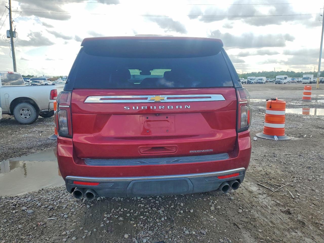 2023 Chevrolet Suburban K1500 Premier - Image 6