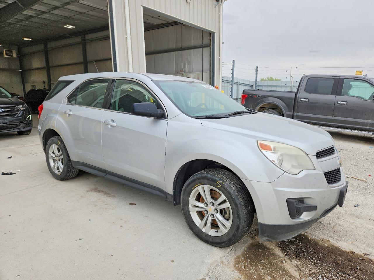 2011 Chevrolet Equinox Ls - Image 4