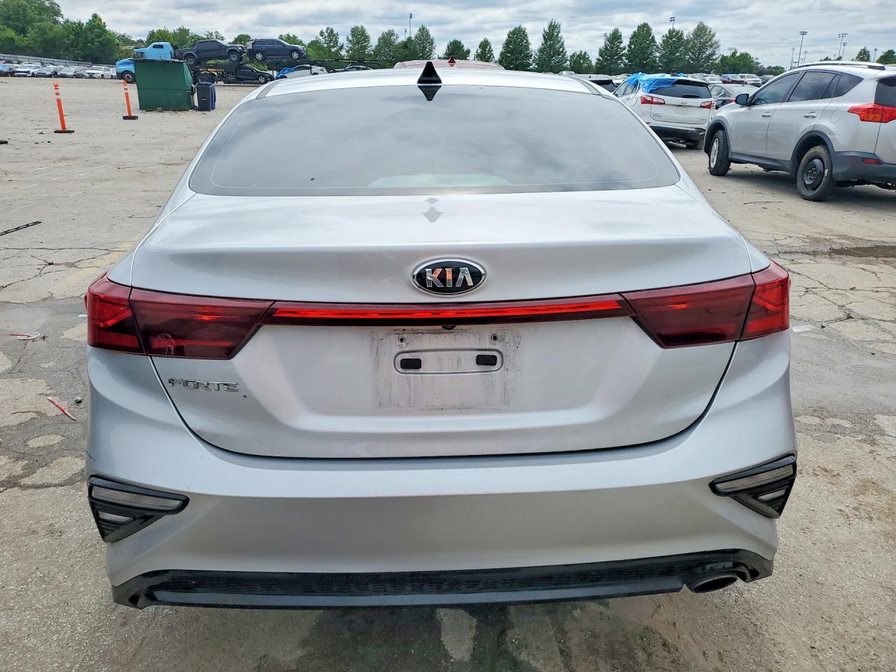 2020 Kia Forte Lxs - Image 6