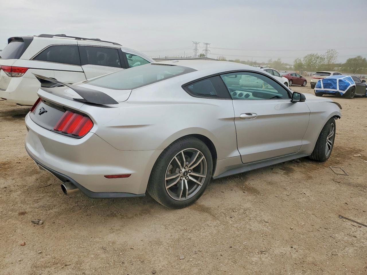 2017 Ford Mustang - Фото 3