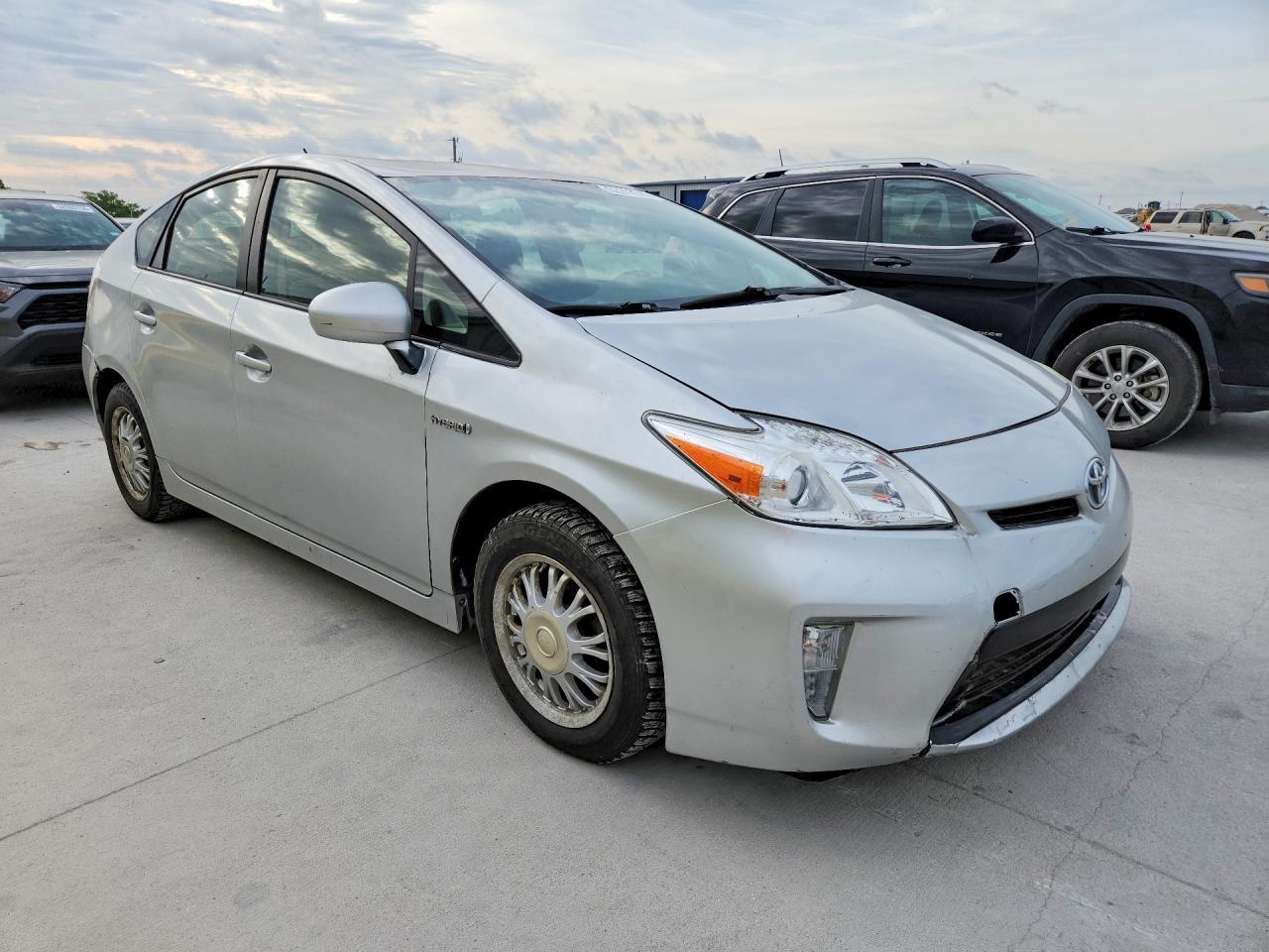 2015 Toyota Prius Two - Фото 4