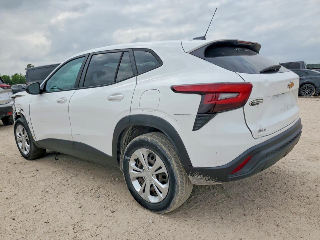 2024 Chevrolet Trax Ls - Image 2
