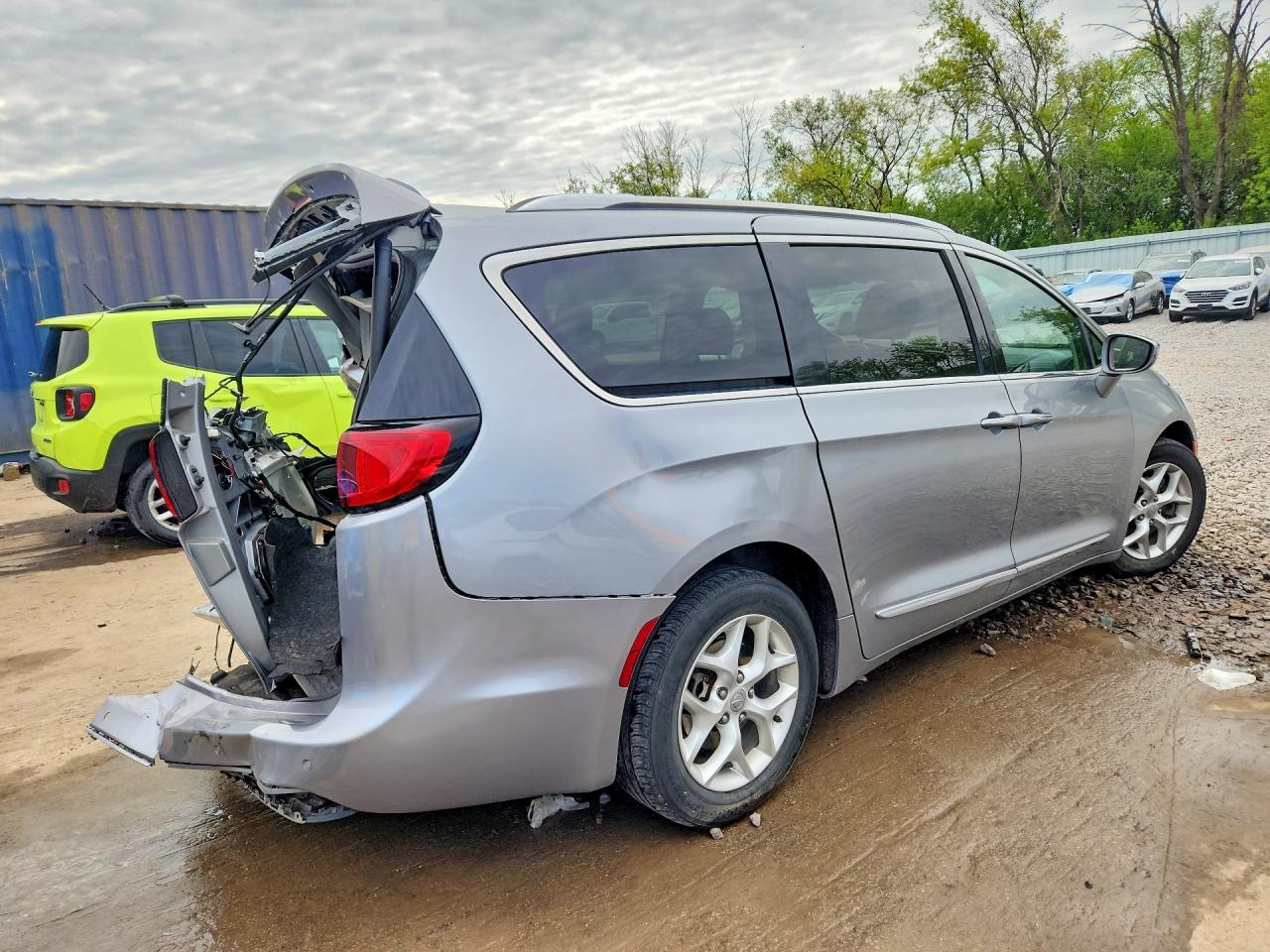2020 Chrysler Pacifica Limited - Фото 3
