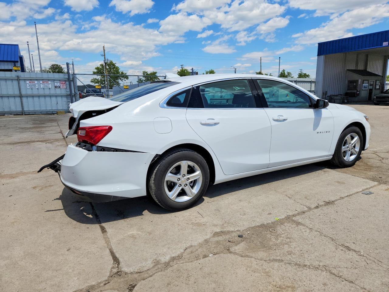 2023 Chevrolet Malibu Lt - Image 3