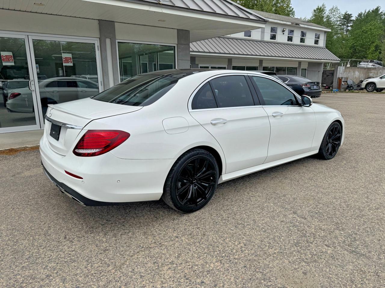 2018 Mercedes-Benz E 300 4Matic - Фото 4