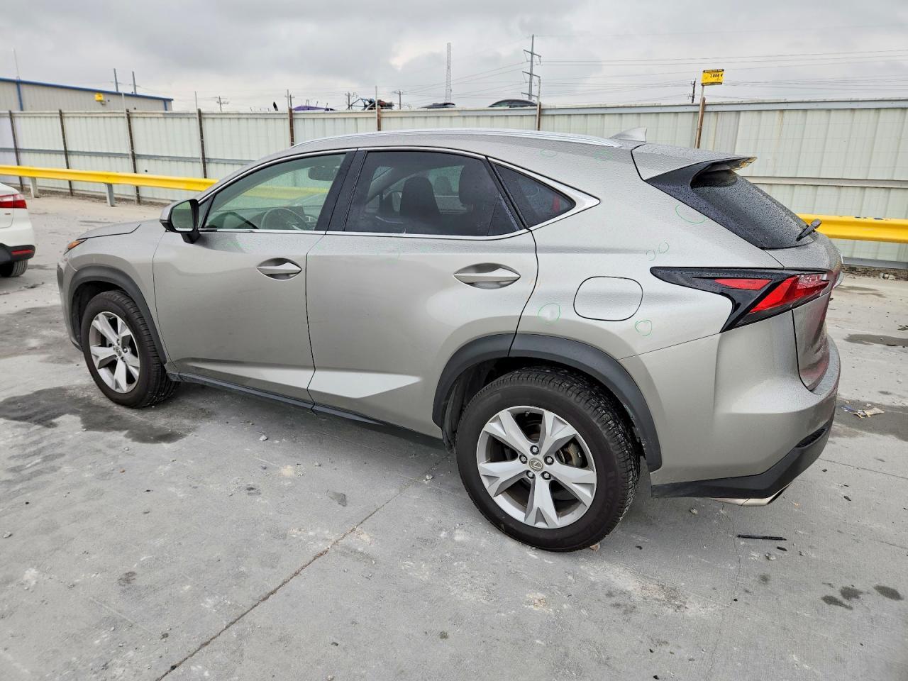 2017 Lexus Nx 200T Base - Фото 2