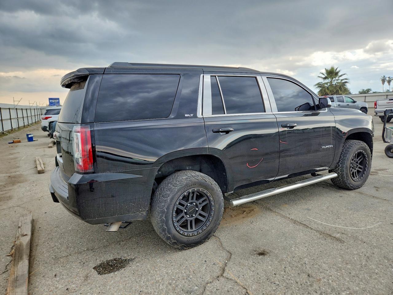 2018 GMC Yukon Slt - Image 3