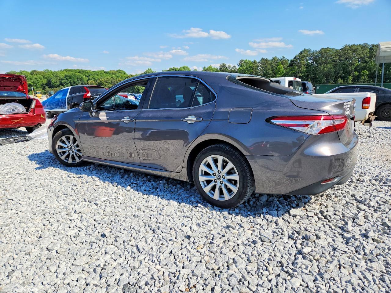 2018 Toyota Camry Le - Фото 2