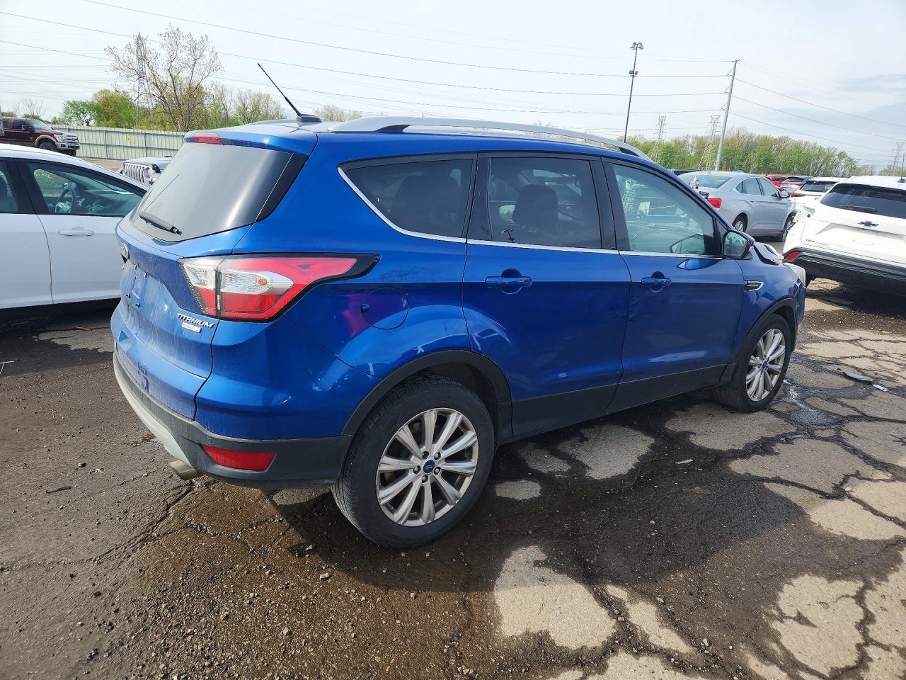 2017 Ford Escape Titanium - Фото 3
