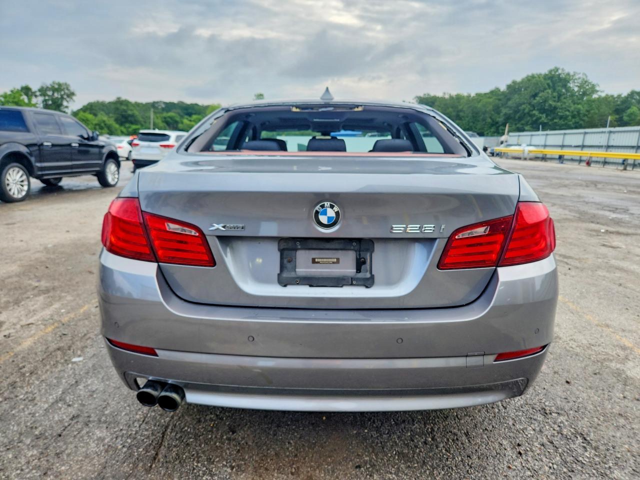2013 BMW 528 Xi - Image 6