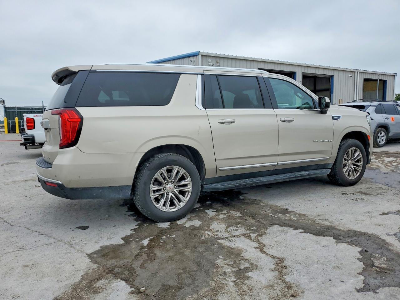2021 GMC Yukon Xl K1500 Slt - Image 3