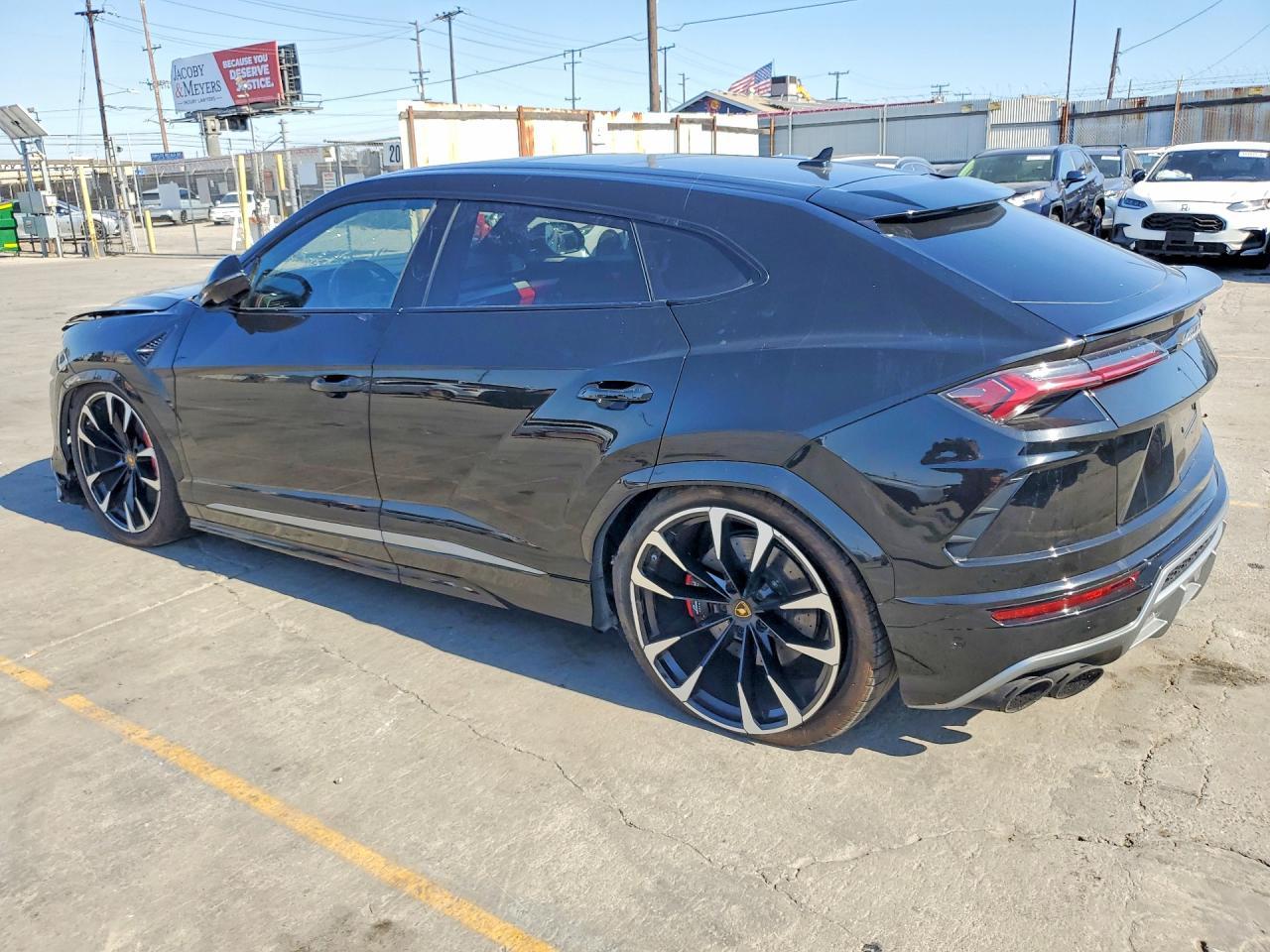 2019 Lamborghini Urus - Фото 2