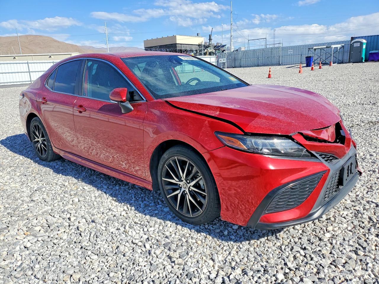 2022 Toyota Camry Se - Image 4