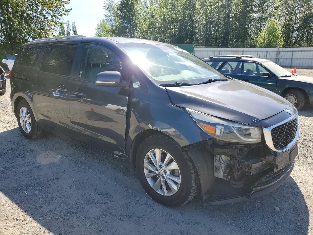 2015 Kia Sedona Lx - Image 4