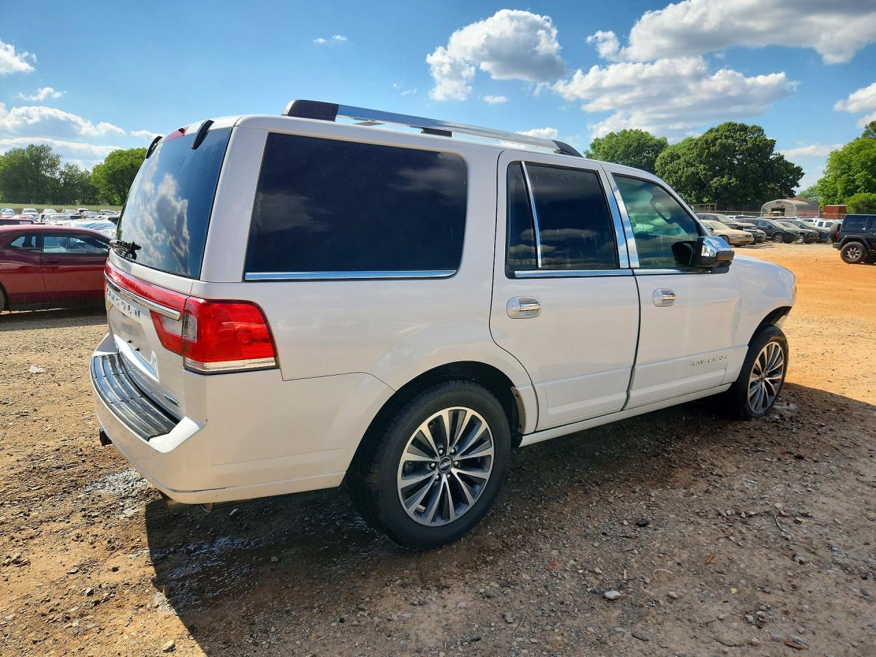 2015 Lincoln Navigator - Image 3