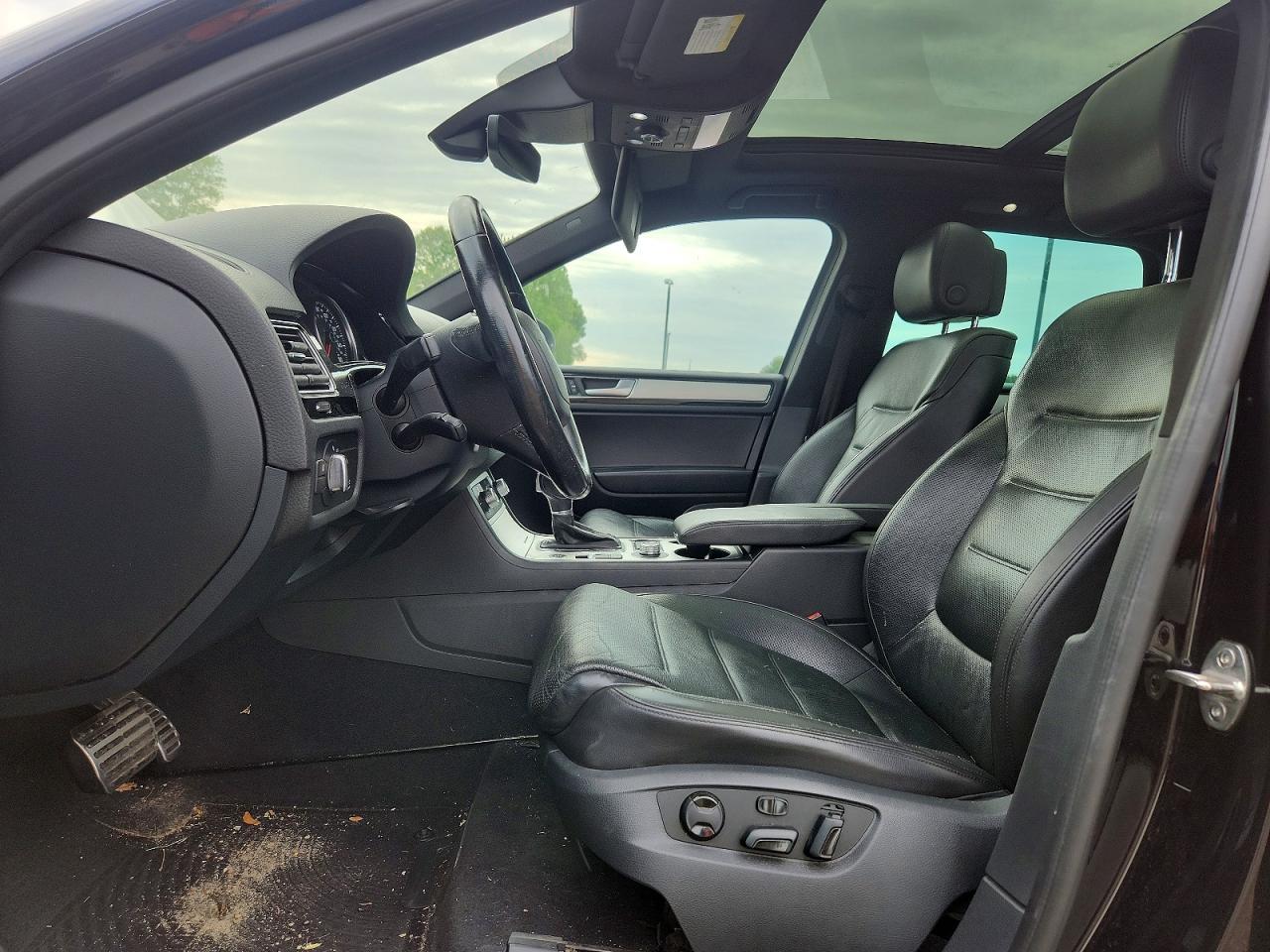 2017 Volkswagen Touareg Wolfsburg - Image 7