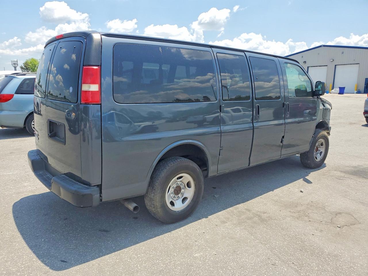 2015 Chevrolet Express G2500 Ls - Фото 3