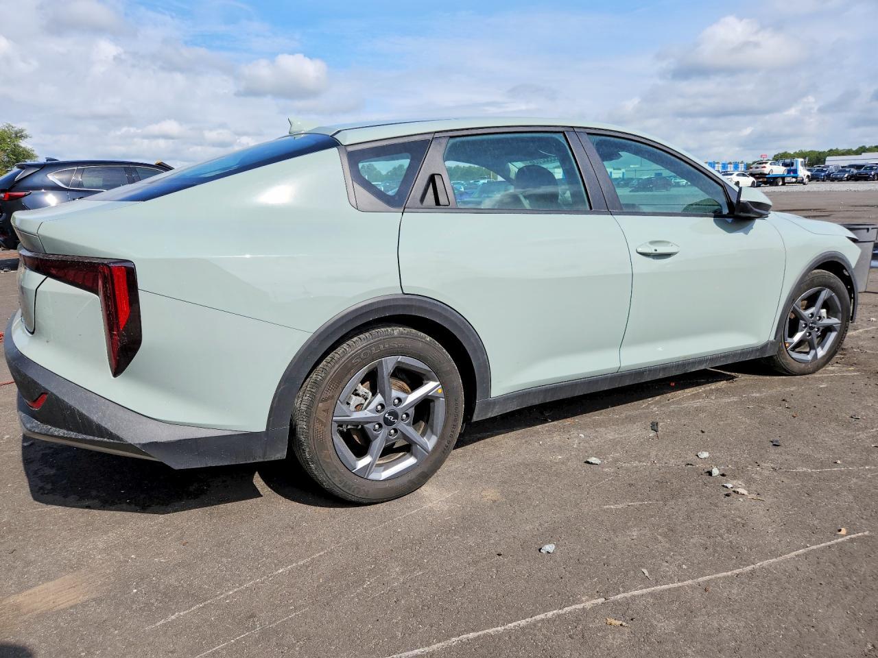 2025 Kia K4 Lxs - Image 3