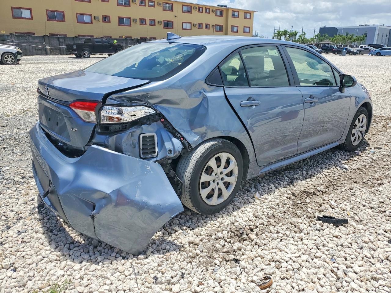 2021 Toyota Corolla Le - Фото 3