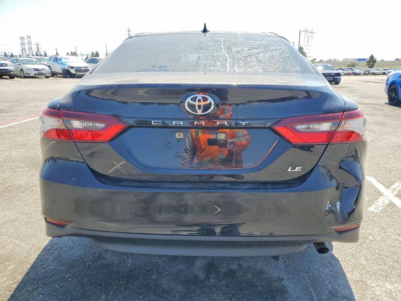2023 Toyota Camry Le - Фото 6