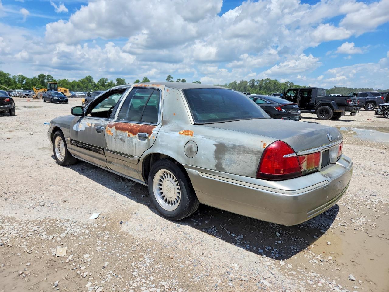 2000 Mercury Grand Marquis Gs - Фото 2