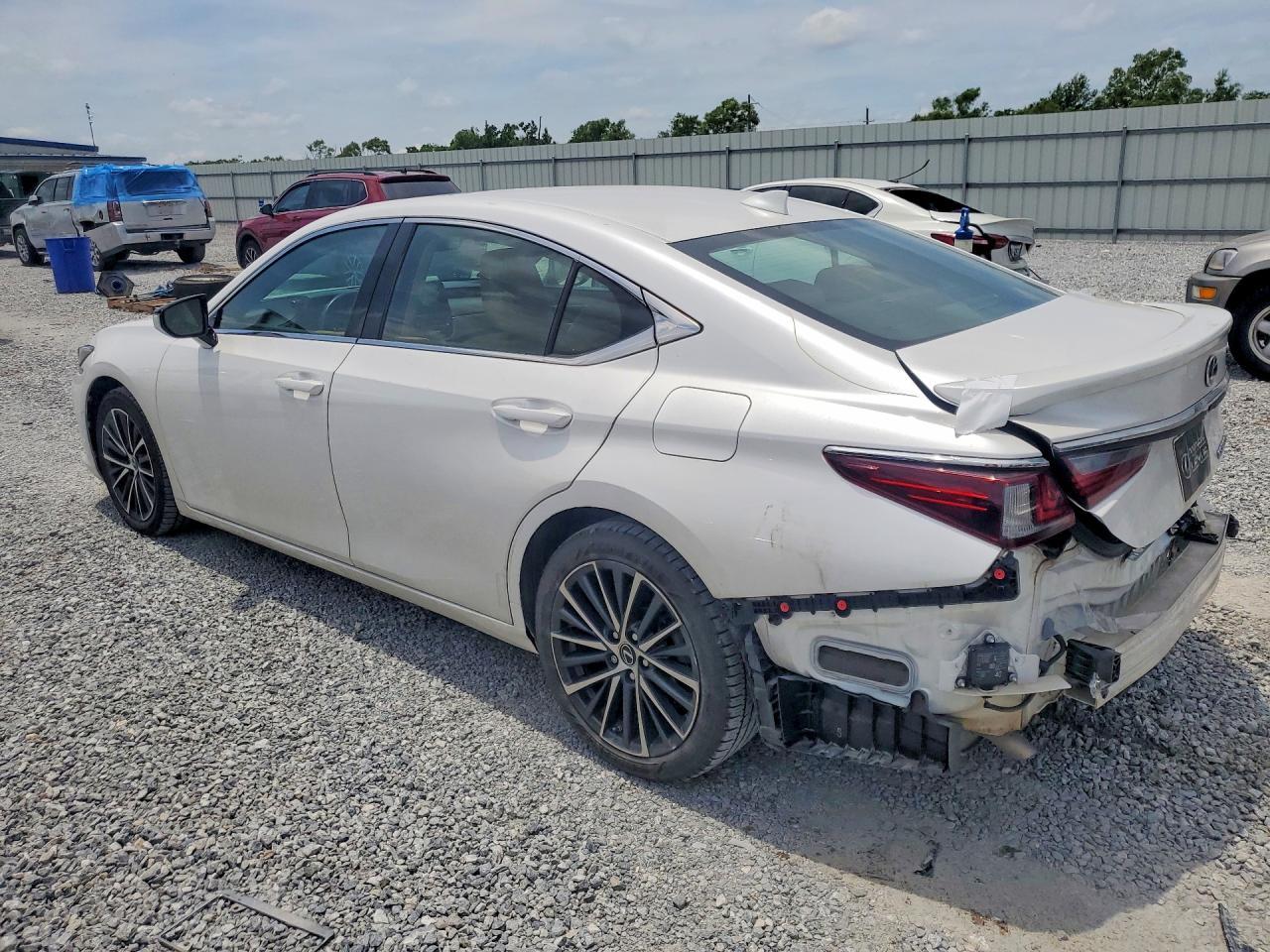 2023 Lexus Es 300H Base - Image 2