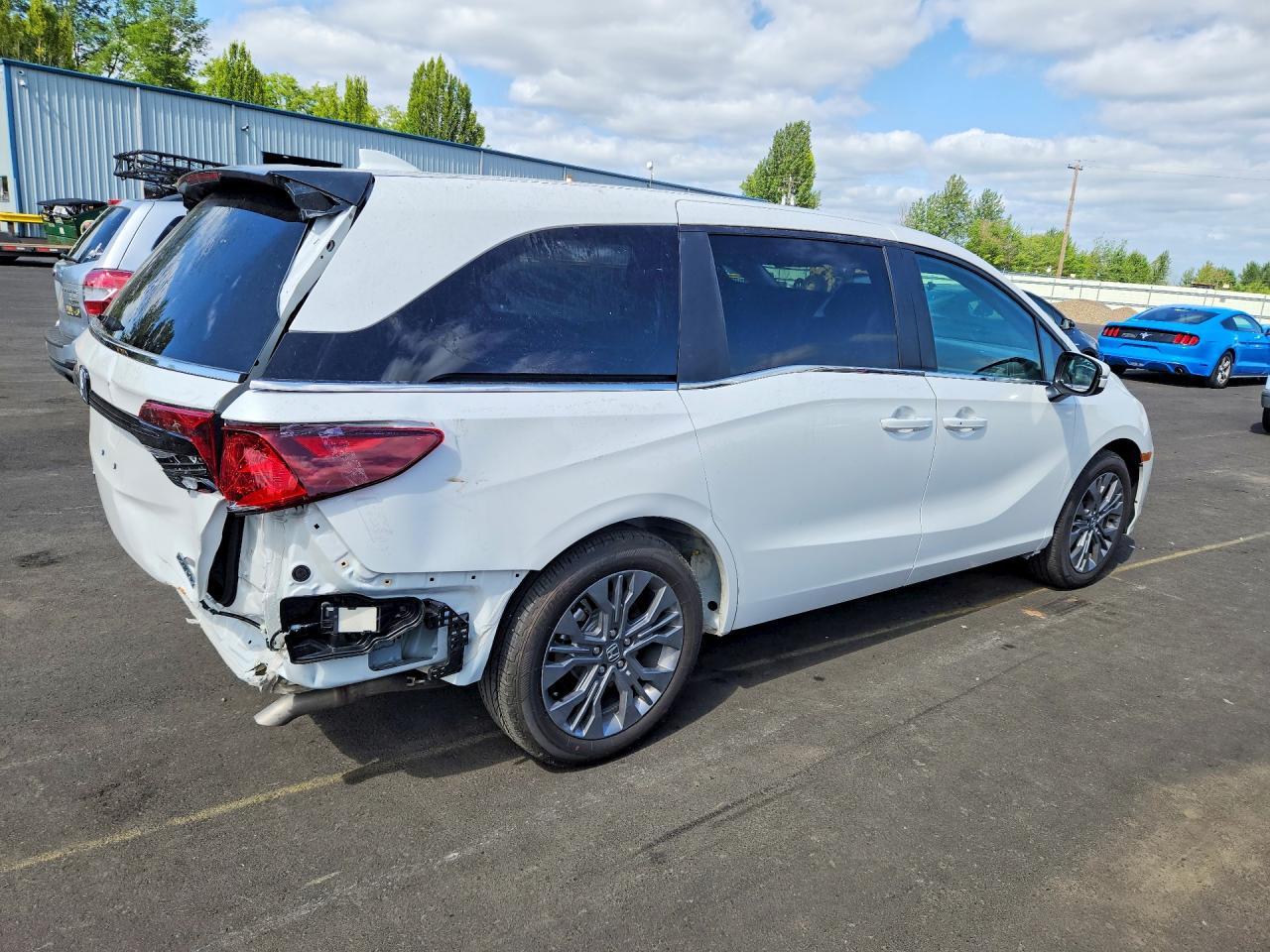 2026 Honda Odyssey Touring - Фото 3