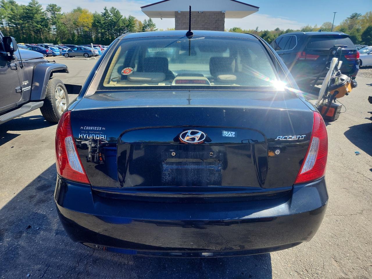 2011 Hyundai Accent Gls - Image 6