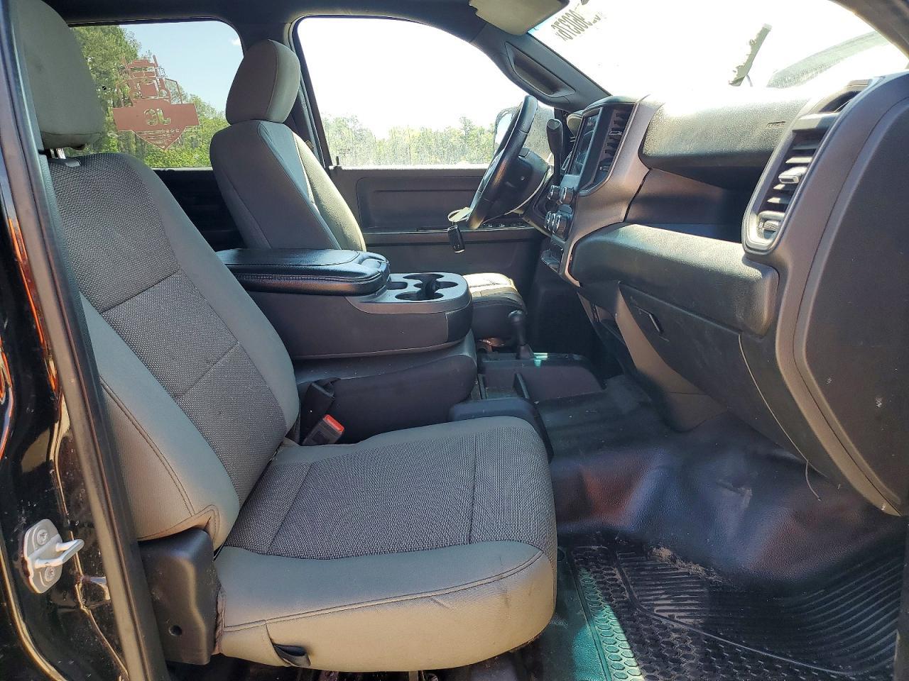2021 Ram 3500 Tradesman 4X4 8' Box - Фото 5
