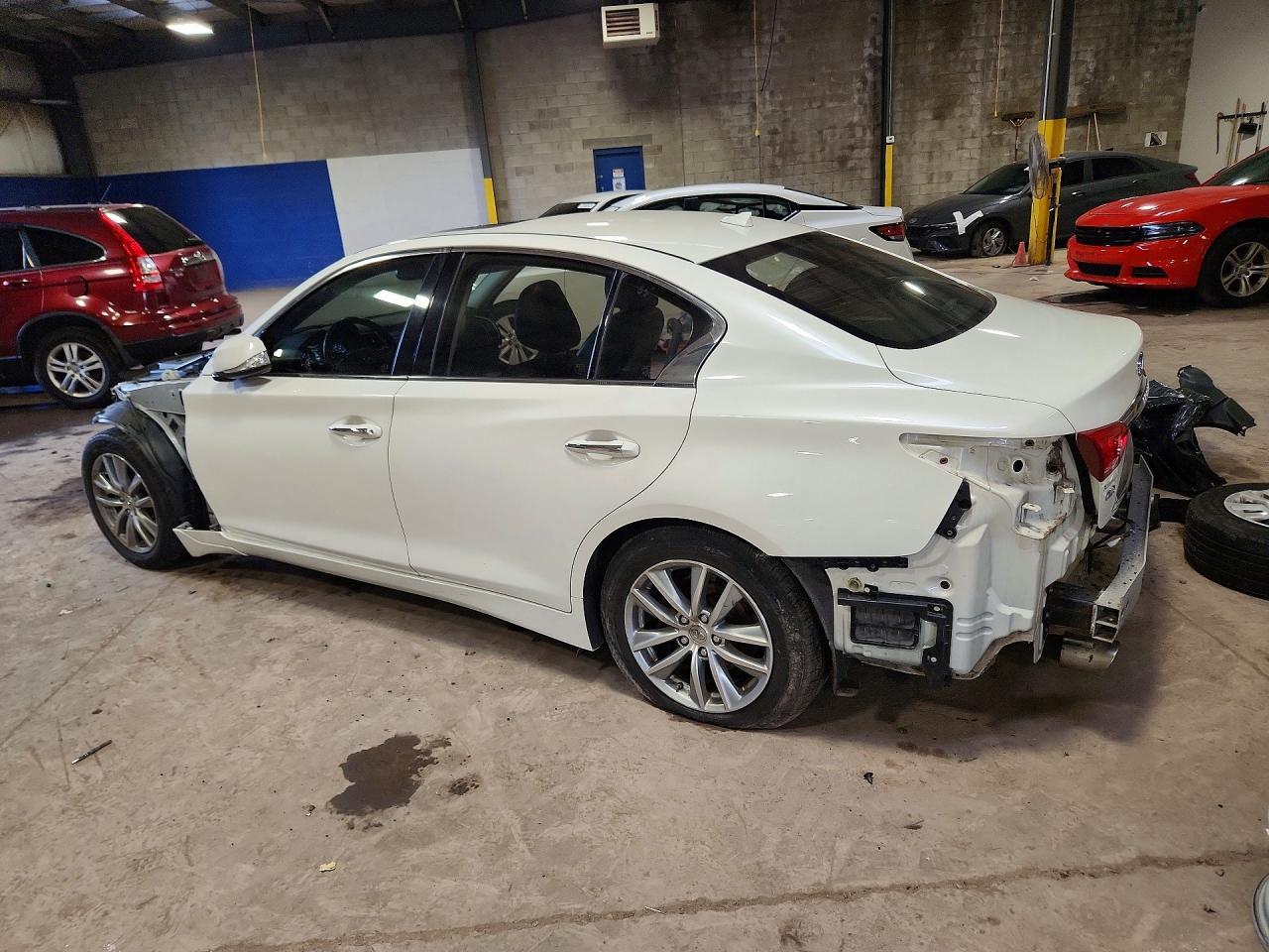2017 Infiniti Q50 3.0T Premium - Фото 2