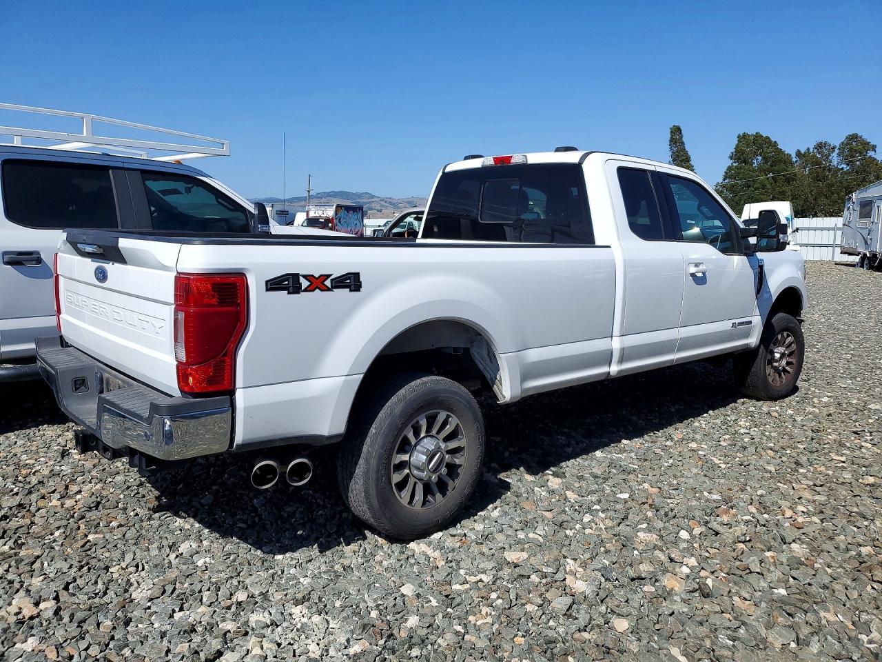 2022 Ford F350 Super Duty - Фото 3