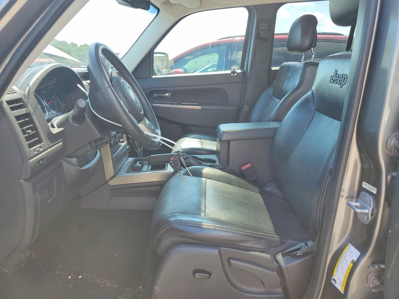 2012 Jeep Liberty Jet - Image 7