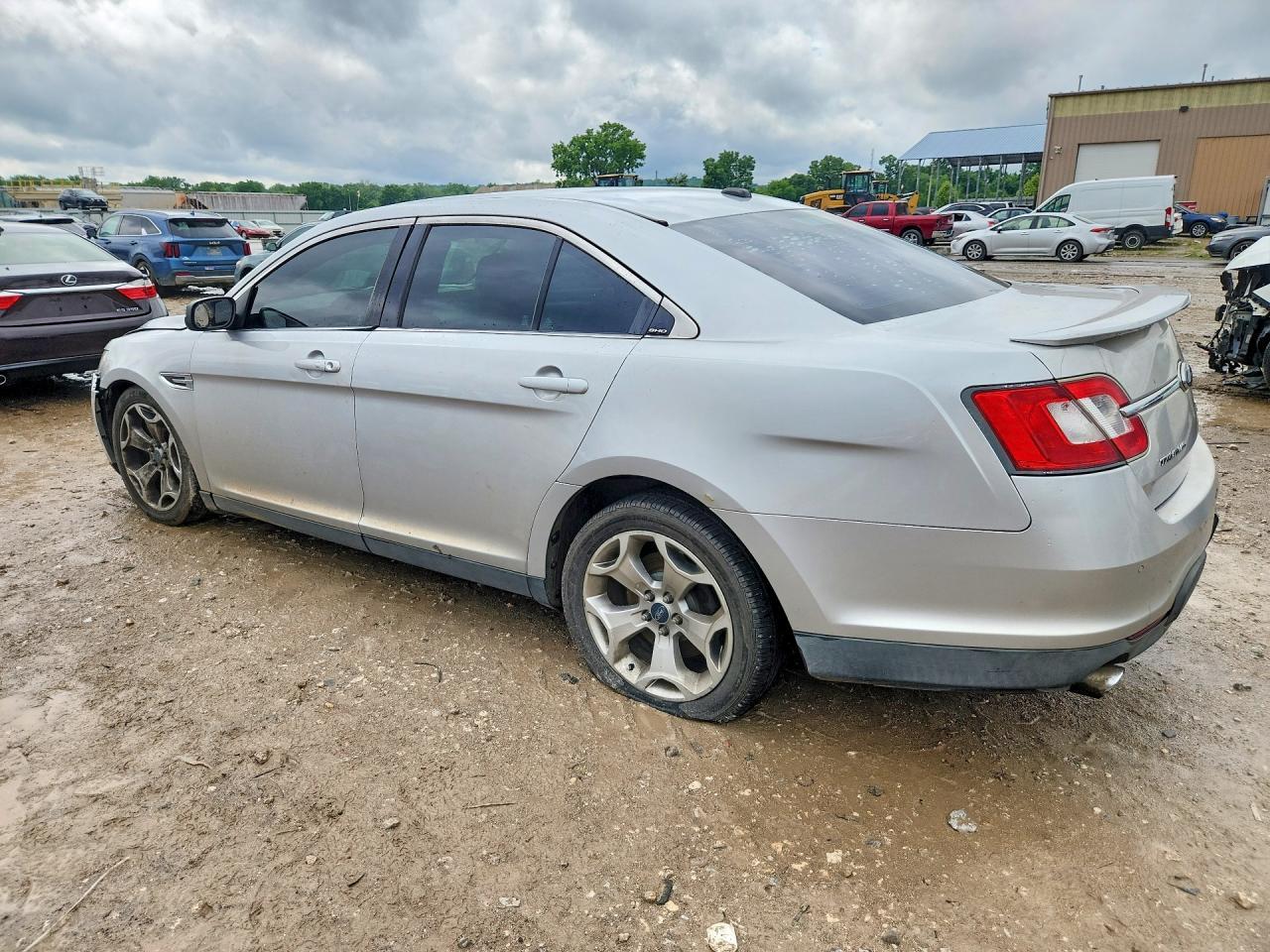 2010 Ford Taurus Sho - Фото 2