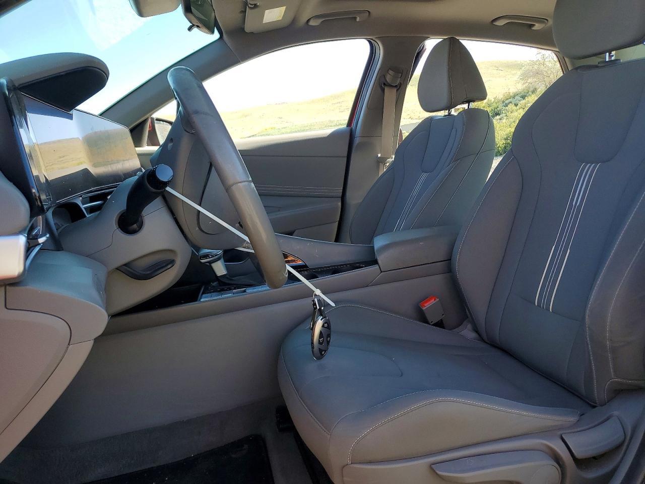 2024 Hyundai Elantra Sel - Image 7