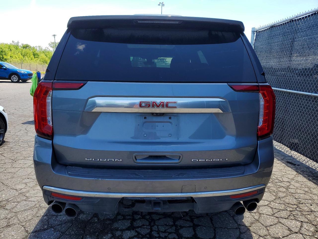 2021 GMC Yukon Denali - Image 6
