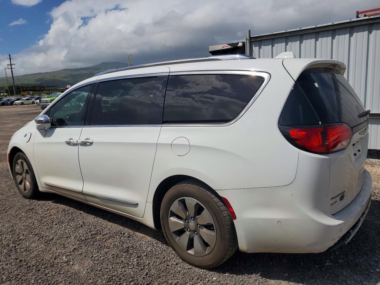 2020 Chrysler Pacifica Hybrid Limited - Image 2