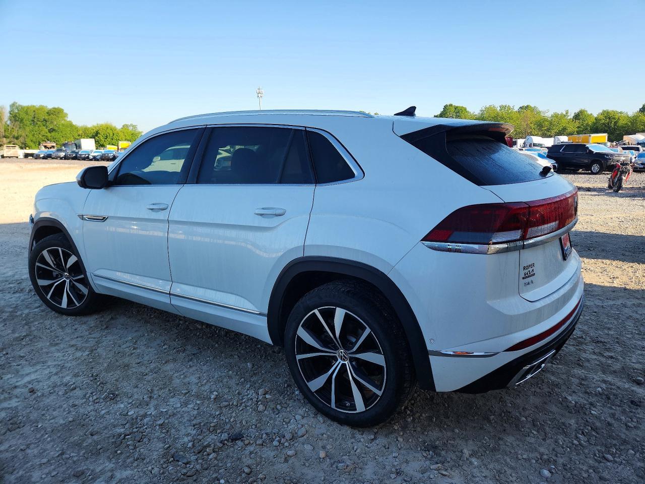 2024 Volkswagen Atlas Cross Sport Sel Premium R-Line - Фото 2
