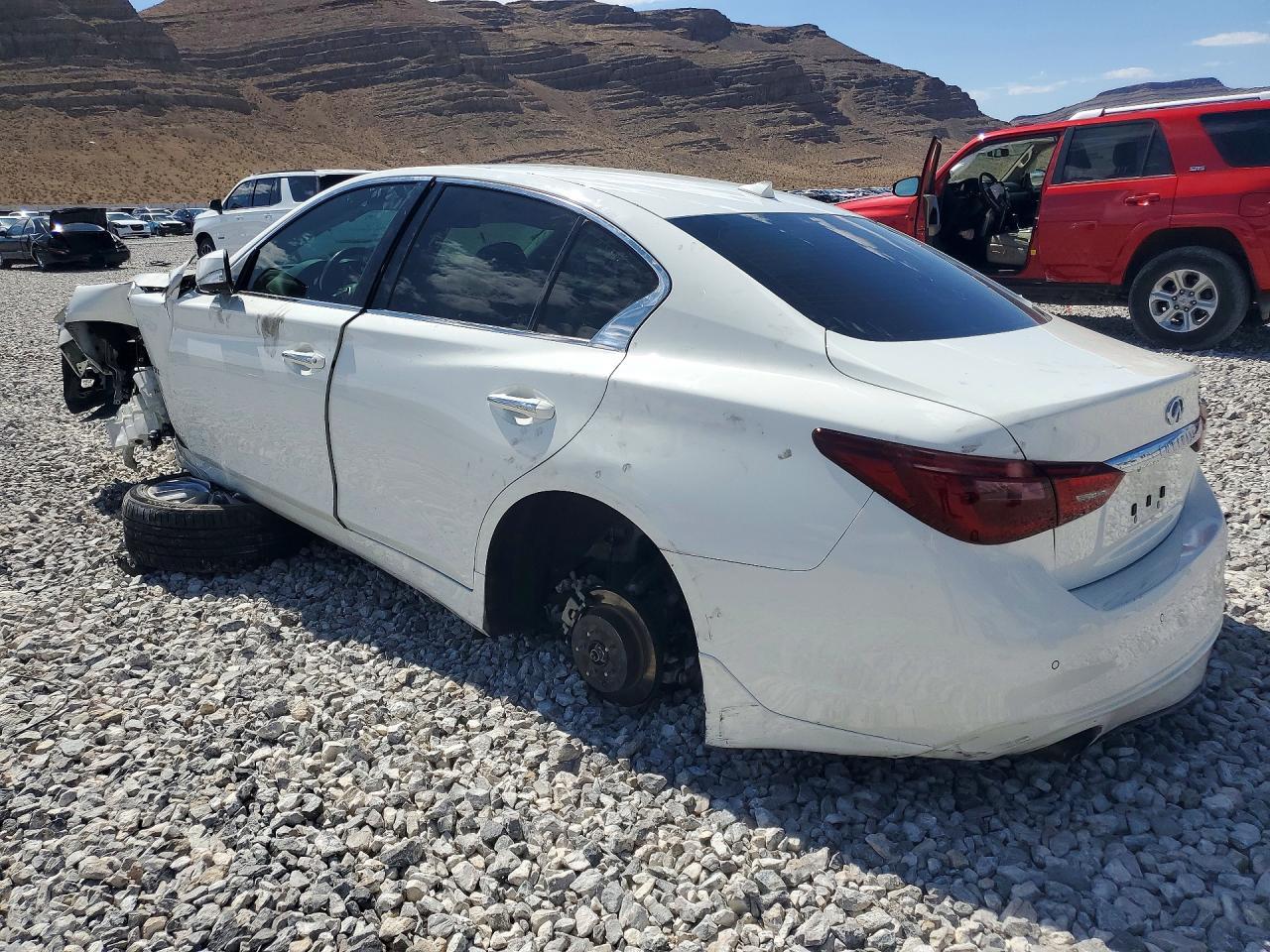 2018 Infiniti Q50 3.0T Luxe - Фото 2