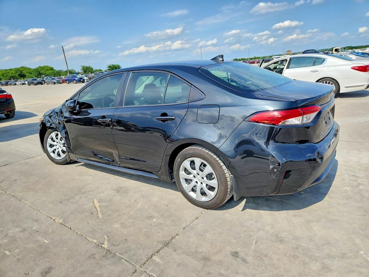 2021 Toyota Corolla Le - Фото 2