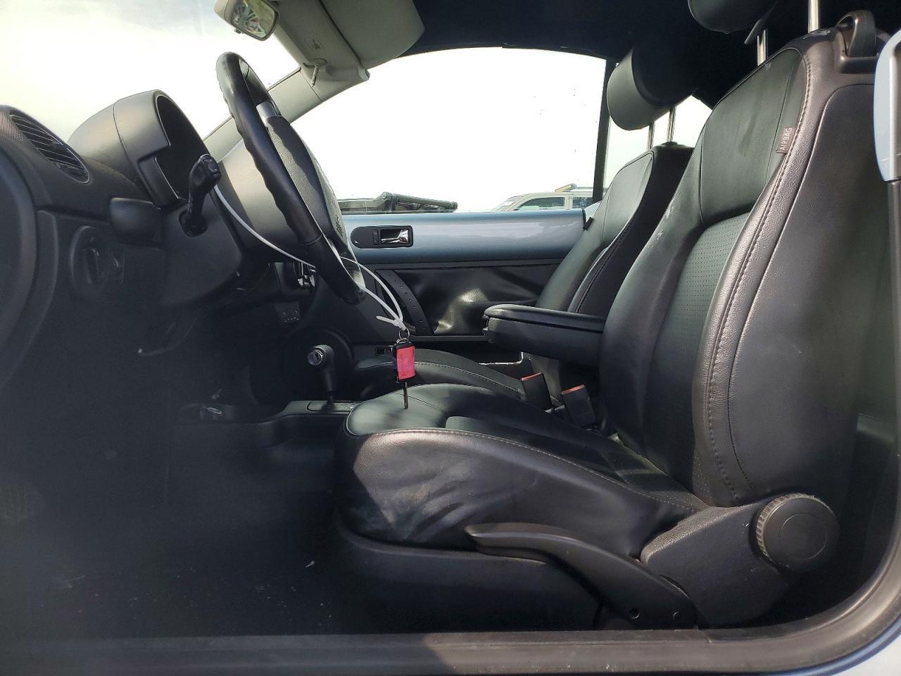2009 Volkswagen New Beetle S - Фото 7